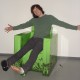 Cali, heureux après un concert magnifique, se détend dans le fauteuil que nous avons créé pour lui!